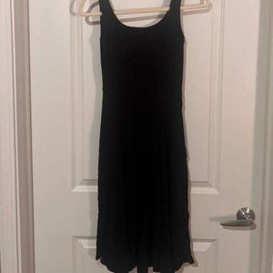 flowy black dress - knee length - size small - has pockets!